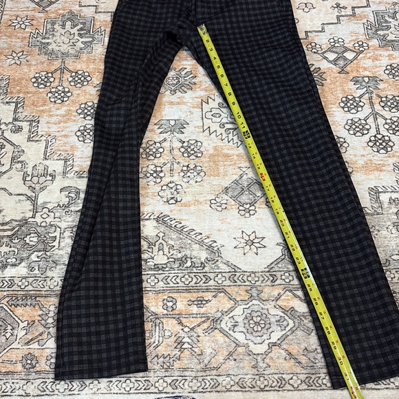 KUT FROM THE KLOTH 6 Elyse Checkered mid rise Skinny black plaid pants - Picture 8 of 12
